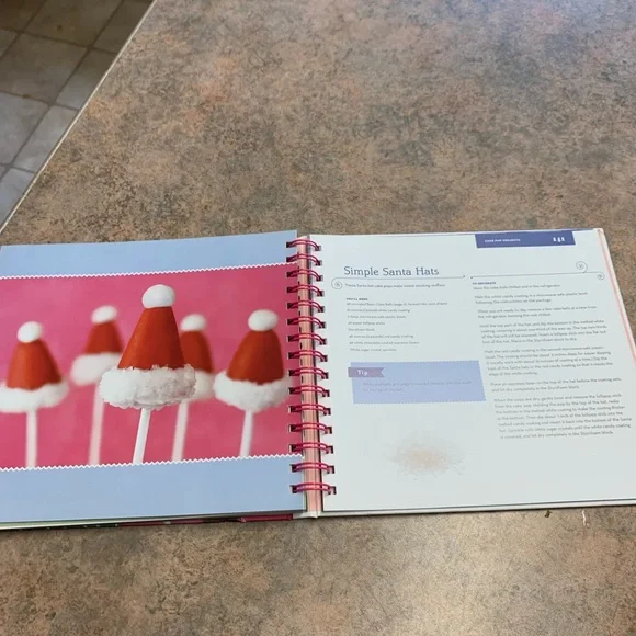 Bakerella Cake Pop Cookbook - Picture 16 of 16